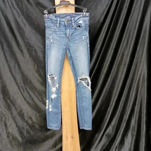 American Eagle Outfitters Denim - American Eagle Size double zero short blue jeans